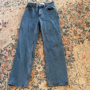 Abercrombie & Fitch The 90s Relaxed high rise Jean 24 short, curve love